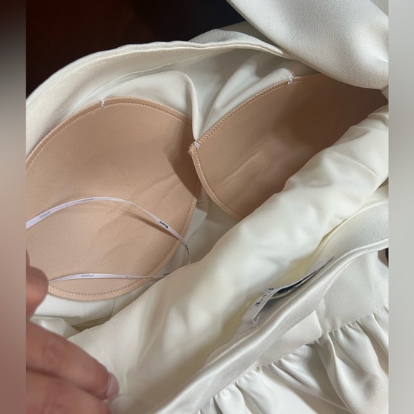 Elliatt Liesel Dress in Ivory - Picture 7 of 10